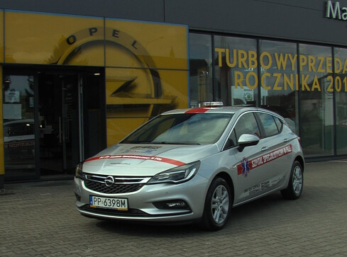 Auto dla pilskiego szpitala  - grafika