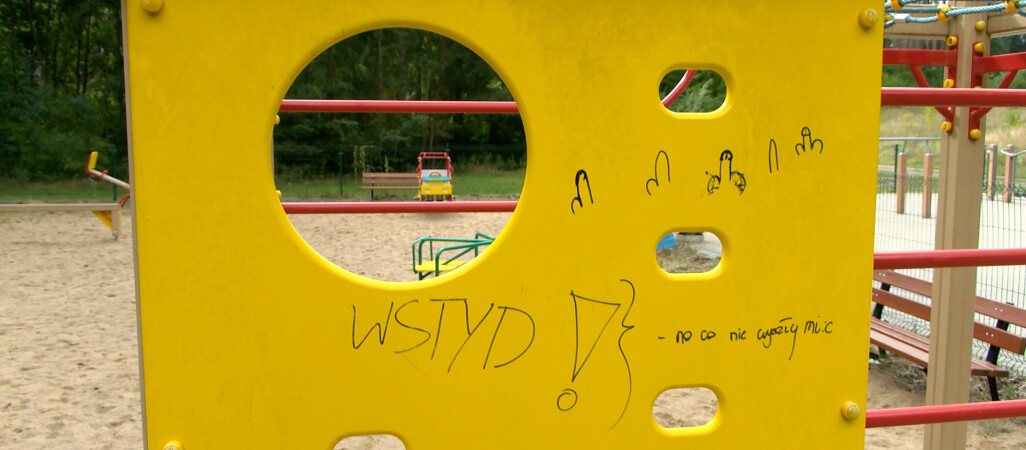Plac zabaw zniszczony przez wandali