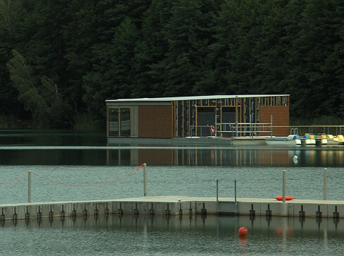 Unikalna platforma do nurkowania na pilskich Płotkach - grafika