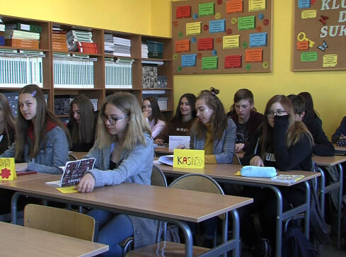 Debata o pilskiej oświacie - grafika