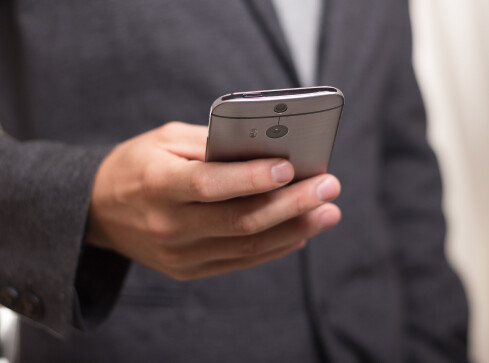 Bogatszy Polak równa się droższy smartfon? - grafika