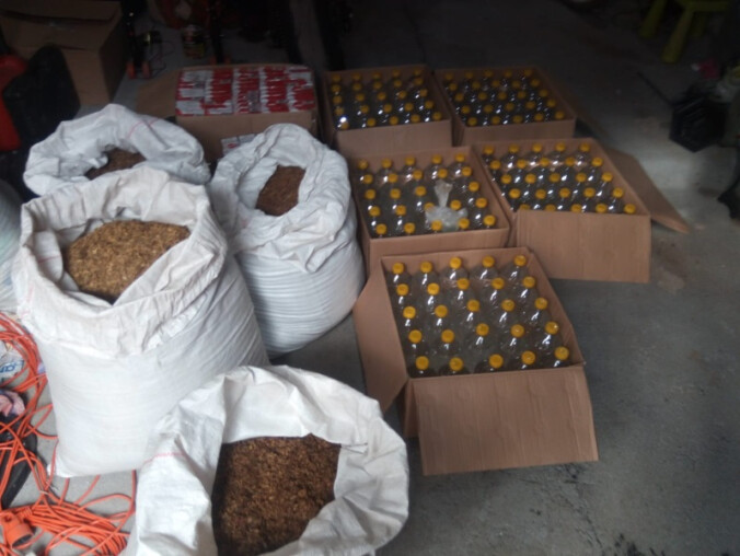 Tytoń, papierosy, spirytus oraz amfetamina...  - grafika