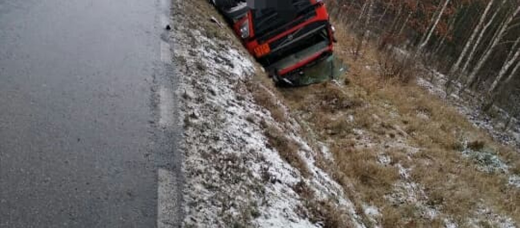 Cysterna wypadła z drogi