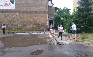 Piła zalana po burzy [ZDJĘCIA]. Są też nowe ostrzeżenia meteorologiczne