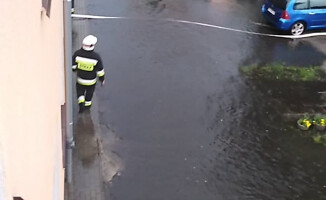 Piła zalana po burzy [ZDJĘCIA]. Są też nowe ostrzeżenia meteorologiczne