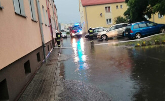 Piła zalana po burzy [ZDJĘCIA]. Są też nowe ostrzeżenia meteorologiczne