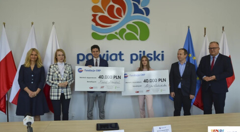 Jak wyprowadzono kasę z fundacji. Pilski wątek w tle - grafika