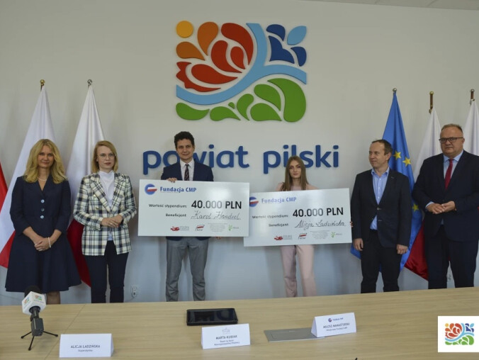 Jak wyprowadzono kasę z fundacji. Pilski wątek w tle - grafika