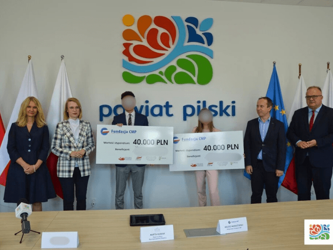 Jak wyprowadzono kasę z fundacji. Pilski wątek w tle - grafika