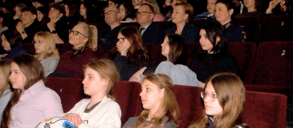 Młodzi o zagrożeniach w sieci