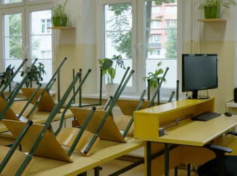 Czeka nas katastrofa demograficzna? Zmiany widać już w szkołach - grafika