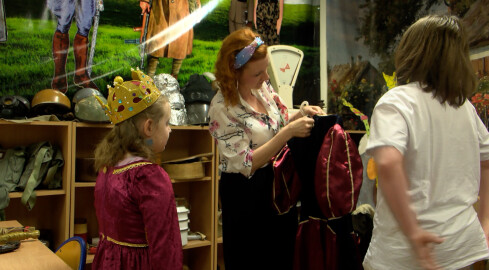 Dzieci odkrywały początki świata - grafika