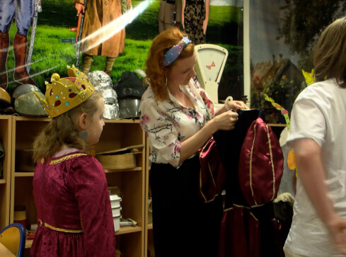 Dzieci odkrywały początki świata - grafika