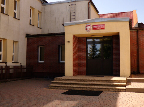 Zamknęli szkołę cztery dni przed rozpoczęciem roku szkolnego - grafika