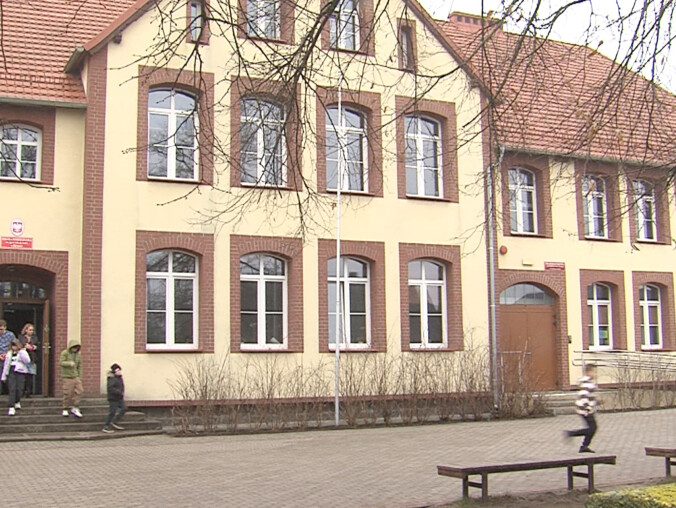 Szkoła chce nowego patrona. W sieci zawrzało - grafika