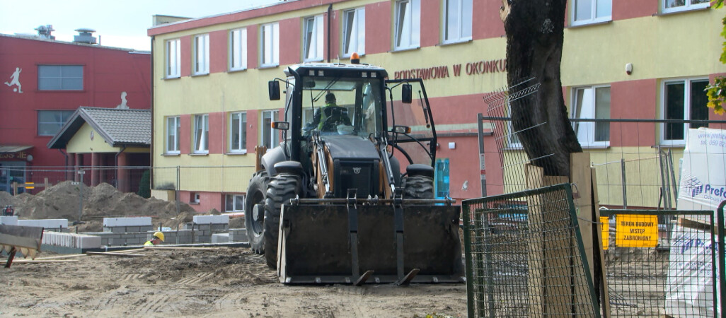 Magazyny i schron w szkole
