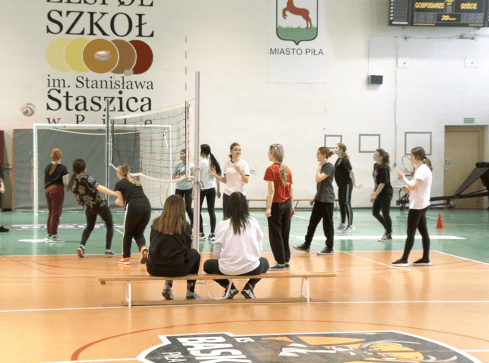 Hala “Nafty” z nowym oświetleniem - grafika