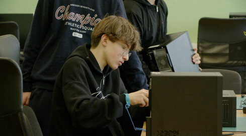 Szkoły walczą o ucznia - grafika