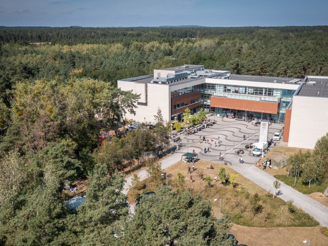 Studenci Technologii Informatycznych NI UAM w Pile z grantem naukowym  - grafika