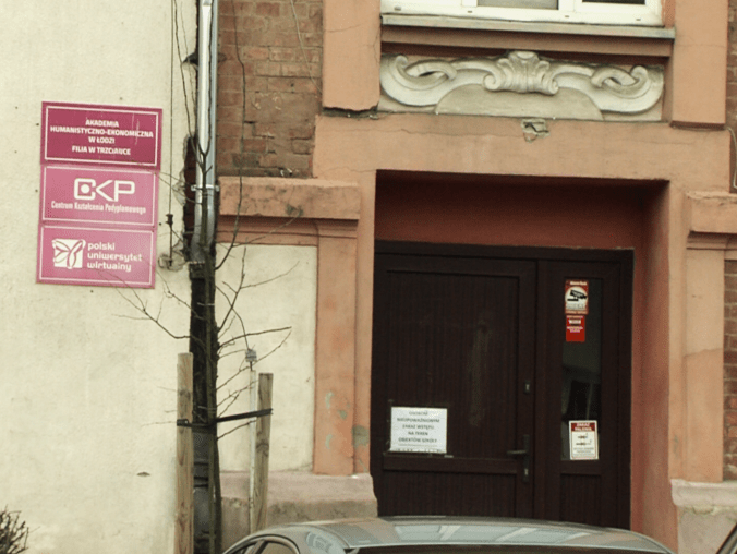 AHE w Łodzi zamyka filię w Trzciance – studenci i wykładowcy w ni - grafika