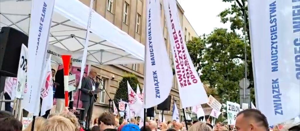 Nauczyciele domagają się podwyżek i zmian programowych