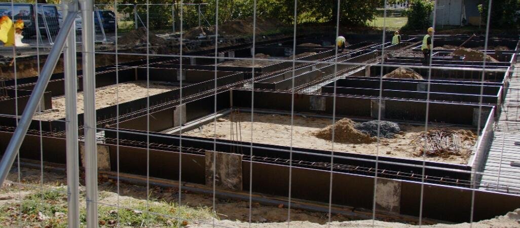 Fundamenty pierwszego SIM-u w Pile