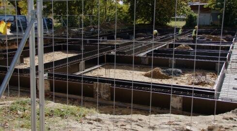 Fundamenty pierwszego SIM-u w Pile - grafika