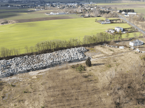 Nielegalne wysypisko śmieci w Sarbii wciąż nie do ruszenia? - grafika