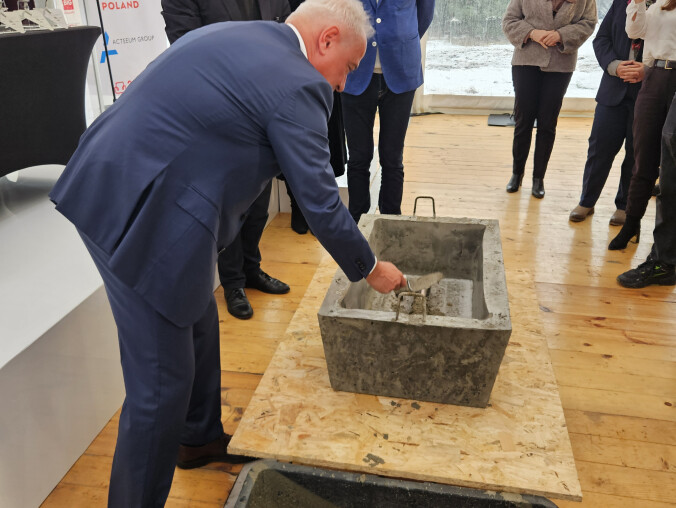 Kamień węgielny pod budowę centrum handlowego - grafika