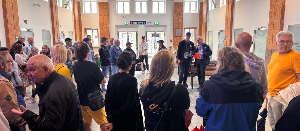 Urodzinowy spacer po zabytkowym dworcu