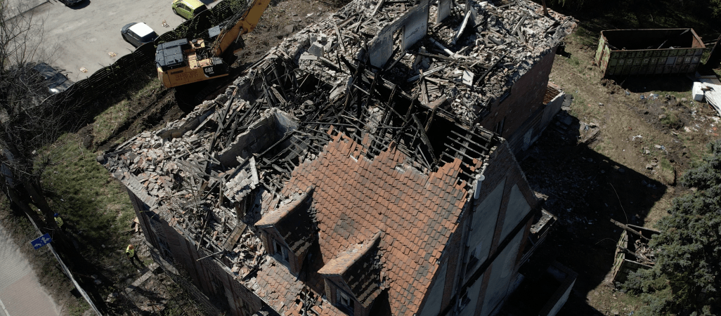 Zawaliła się ściana podczas remontu starego Sanepidu