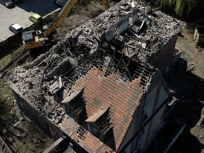 Zawaliła się ściana podczas remontu starego Sanepidu - grafika