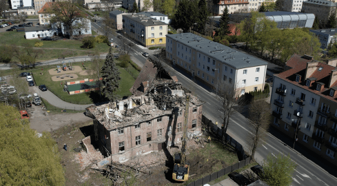 Rozbiórka dachu starego Sanepidu - grafika