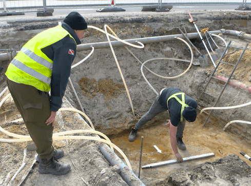 Szesnastowieczna studnia na środku ulicy w Pile - grafika