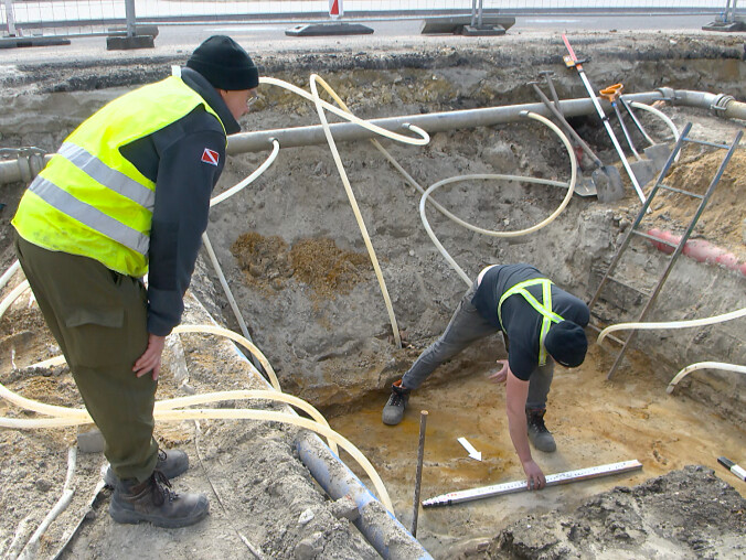 Szesnastowieczna studnia na środku ulicy w Pile - grafika