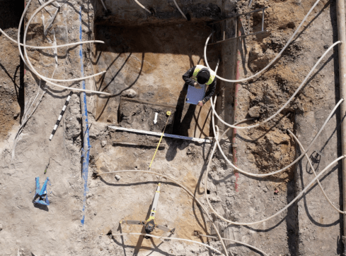 Archeolodzy natknęli się na studnię nieszczęścia? [Prima aprilis] - grafika