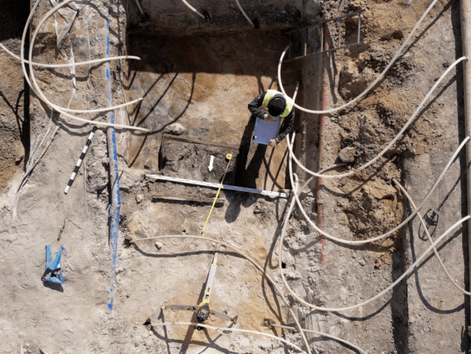 Archeolodzy natknęli się na studnię nieszczęścia? [Prima aprilis] - grafika