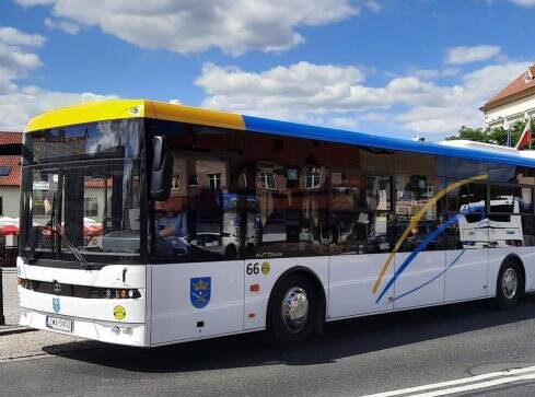 Więcej autobusów na Wszystkich Świętych - grafika
