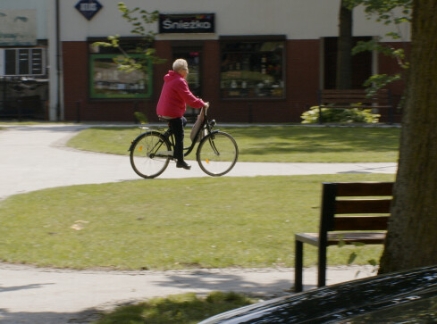 Kolejne ścieżki rowerowe i centrum przesiadkowe dla cyklistów - grafika
