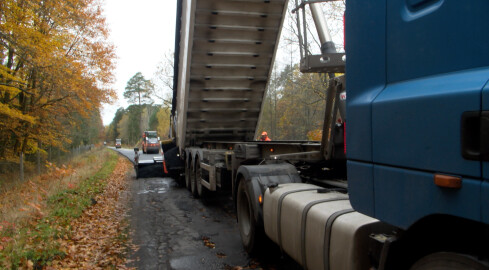 Droga przez lata niszczała. W końcu będzie remont - grafika