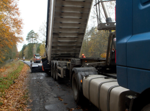 Droga przez lata niszczała. W końcu będzie remont - grafika
