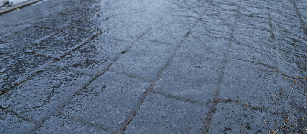 Szkoły odwołują zajęcia. Paraliż w komunikacji