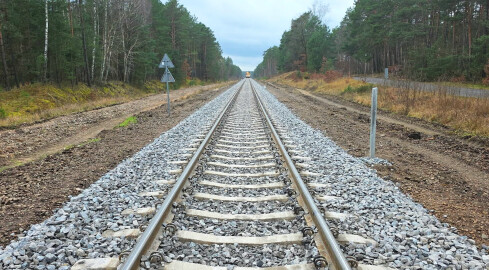 Pociągi pojadą szybciej. Skróci się też czas przejazdu - grafika