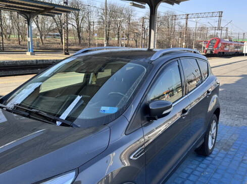 Codzienne awantury na parkingu przy dworcu - grafika