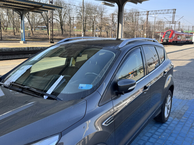 Codzienne awantury na parkingu przy dworcu - grafika