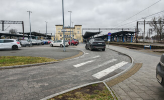 Koniec z bezpłatnym parkowaniem przy dworcu