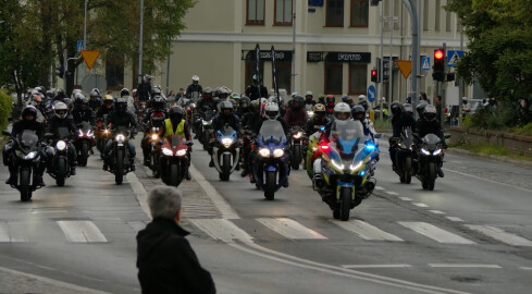 Motocykliści zawładnęli Piłą - grafika
