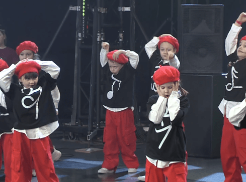 Piła stolicą tańca - grafika