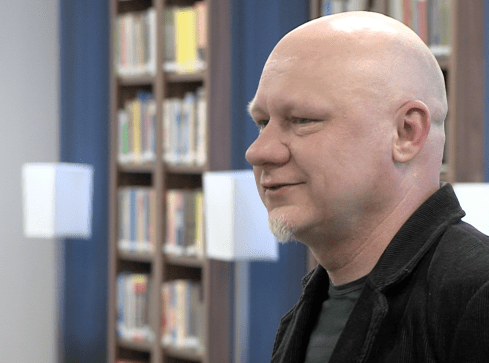 Były policjant pisze kryminały - grafika