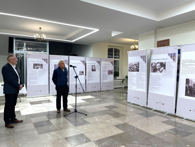 Położna z Auschwitz. Wystawa w RCK - grafika